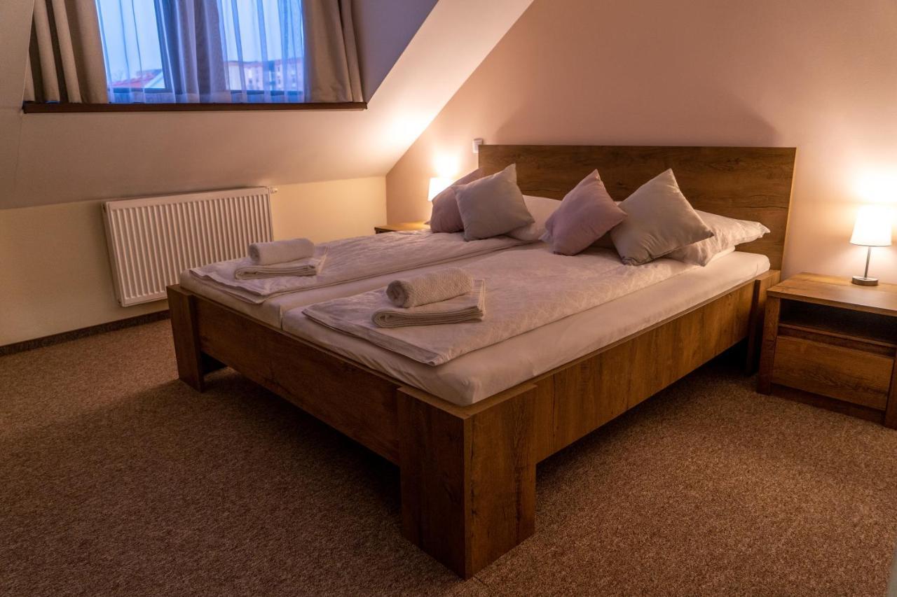 Rozsa Etterem & Panzio Bed and Breakfast Πετς Εξωτερικό φωτογραφία