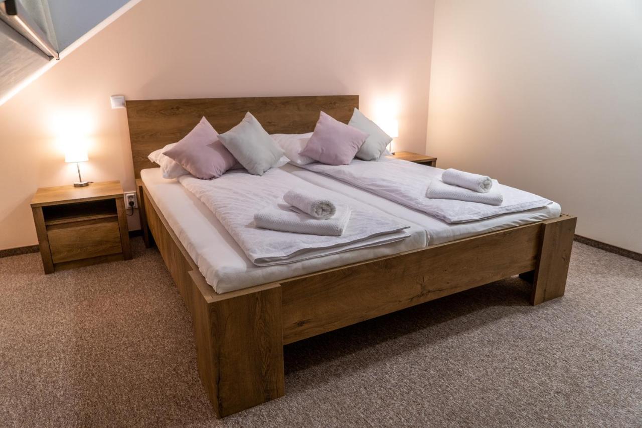 Rozsa Etterem & Panzio Bed and Breakfast Πετς Εξωτερικό φωτογραφία