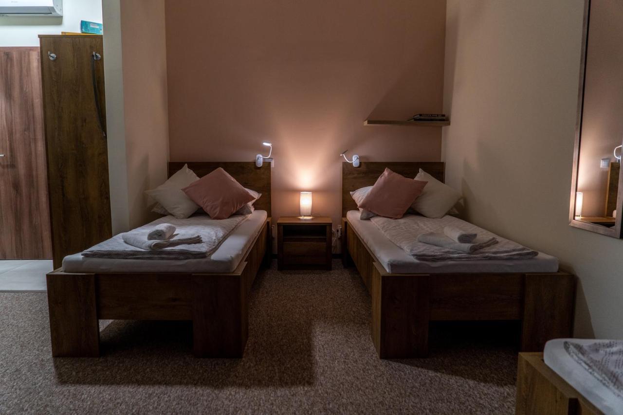 Rozsa Etterem & Panzio Bed and Breakfast Πετς Εξωτερικό φωτογραφία