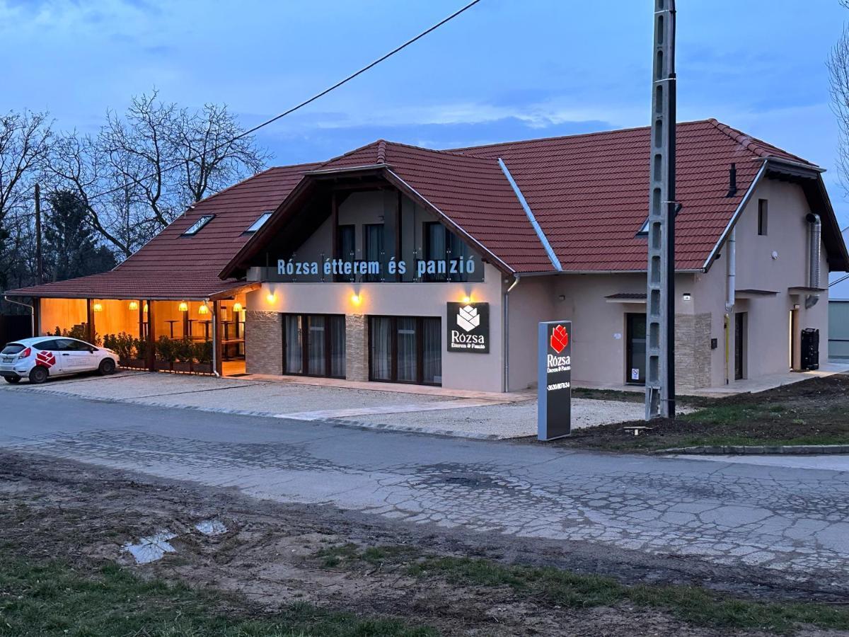 Rozsa Etterem & Panzio Bed and Breakfast Πετς Εξωτερικό φωτογραφία